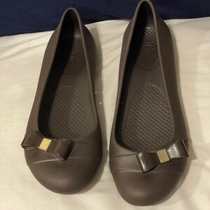 Crocs bow tie slippers